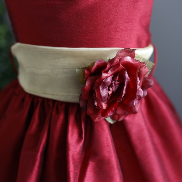 Red Sleeveless Silk Dress Gold Sash Girls 2T Special Occasion Flower Girl NWOT - Picture 2 of 6